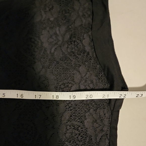 NWT Eyeshadow Black and White Flutter Sleeve Crop Blouse - Picture 5 of 8